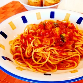 ズッキーニとパプリカのトマトパスタ